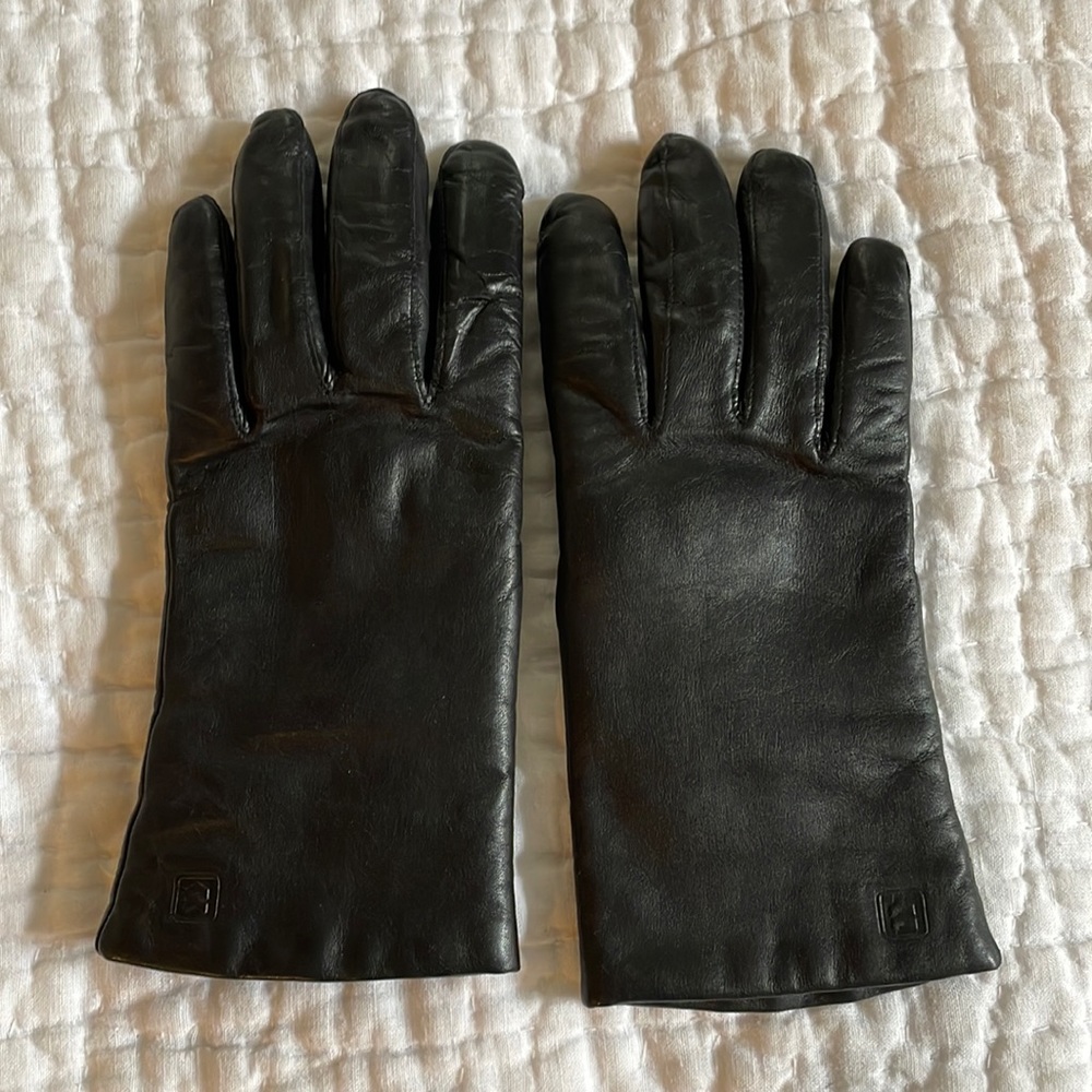 Isotoner Leather Driving Gloves